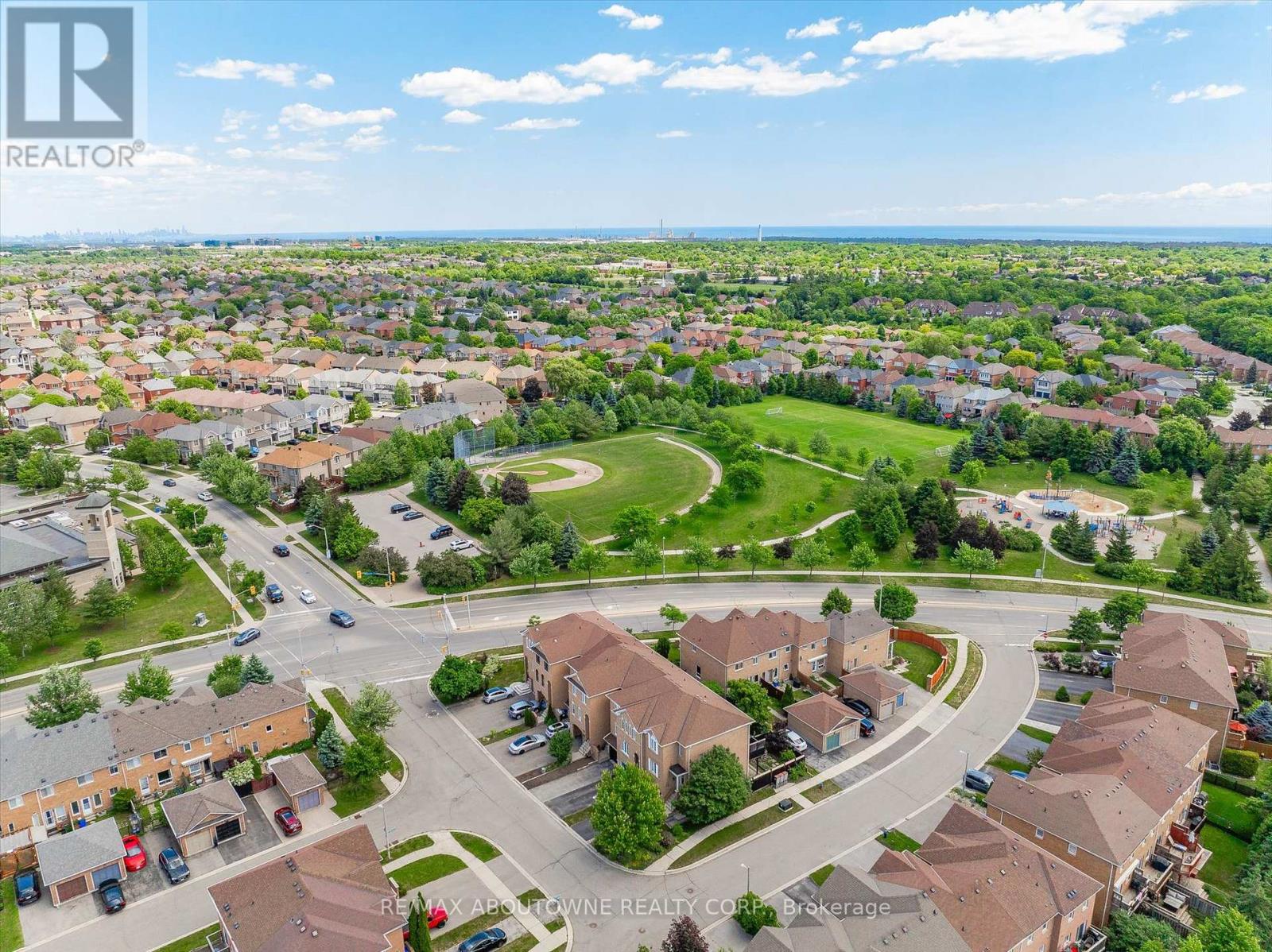 2420 RAVINEBROOK CRESCENT - 44
