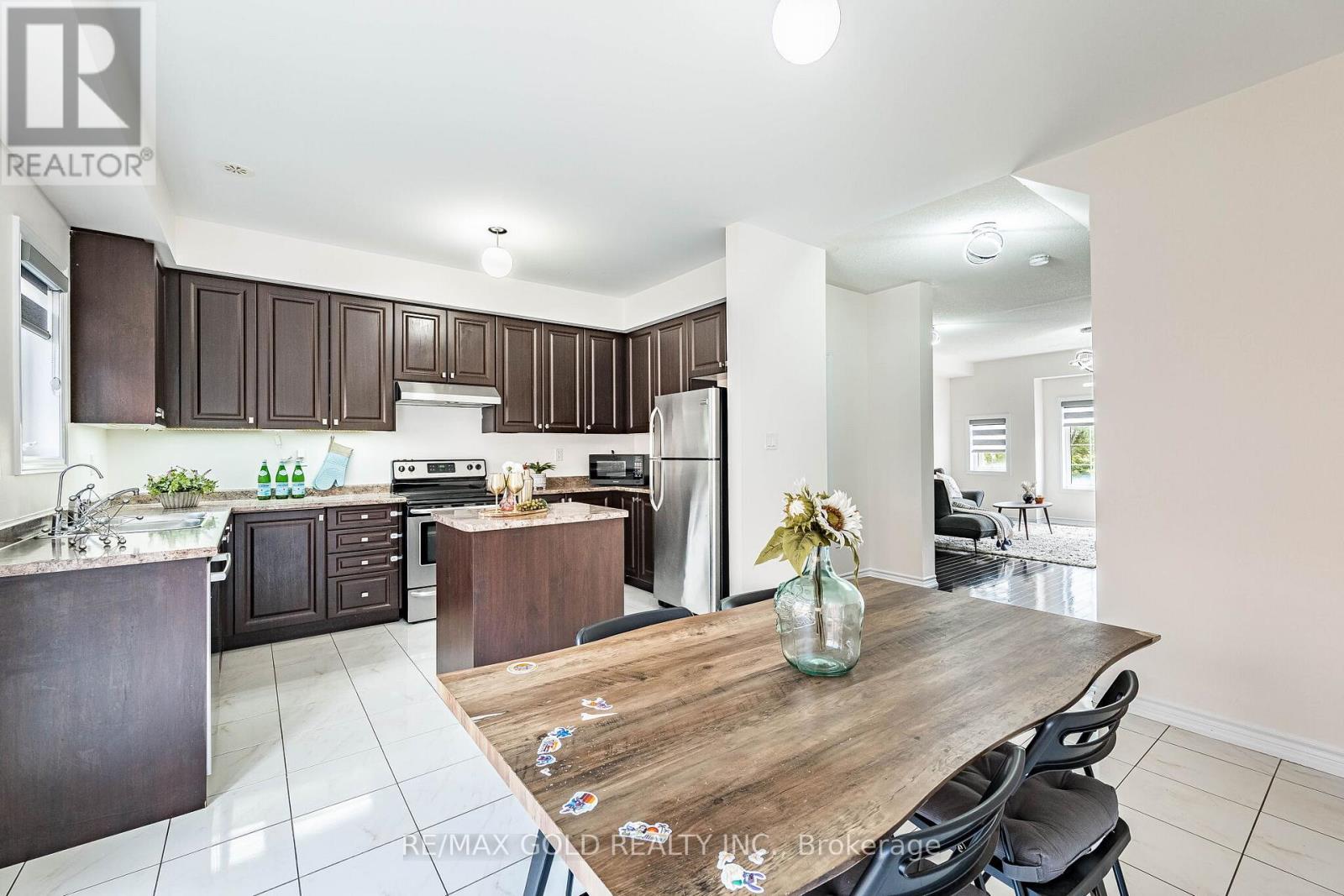 #151 6 PULBERRY CLOSE - 16