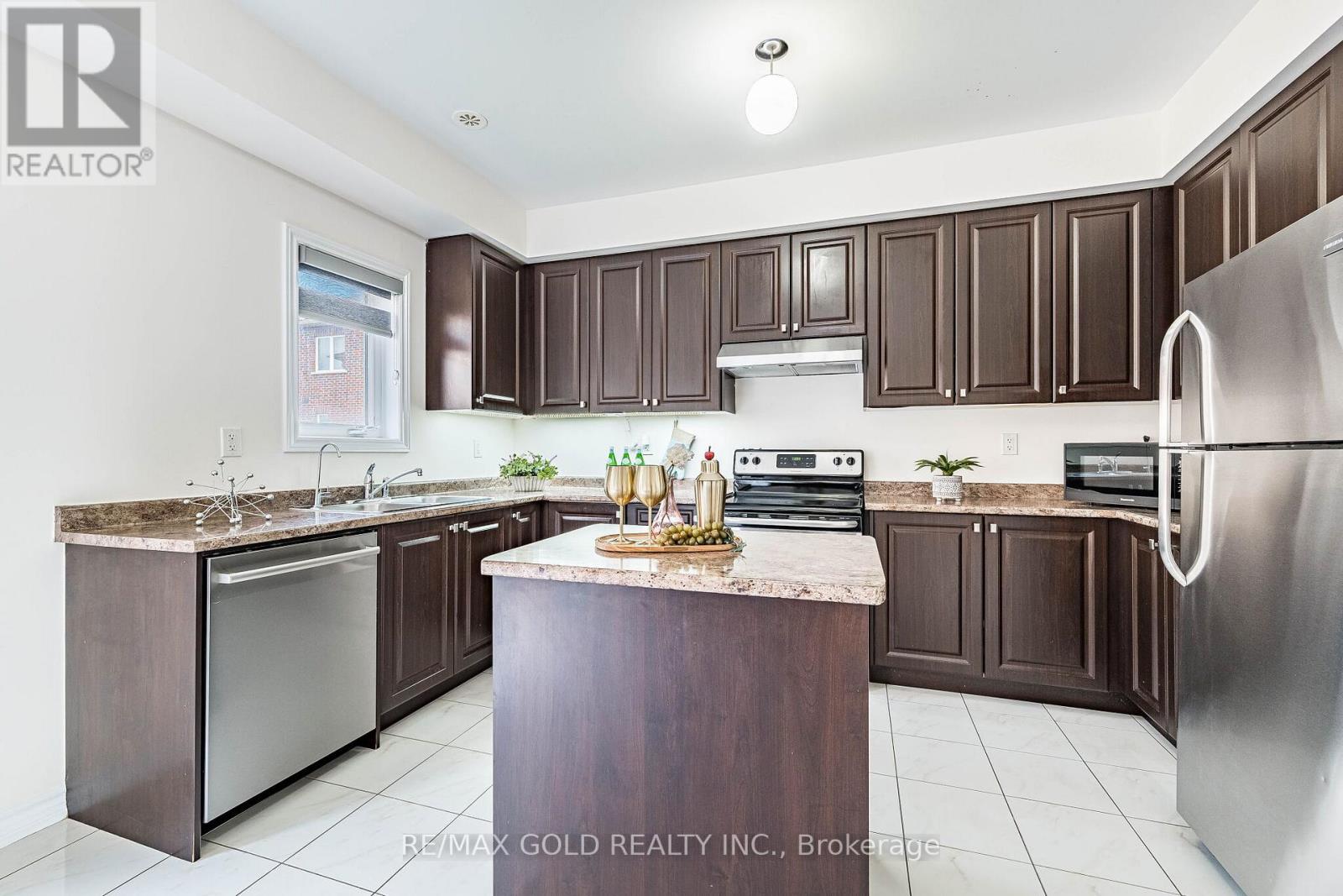#151 6 PULBERRY CLOSE - 17