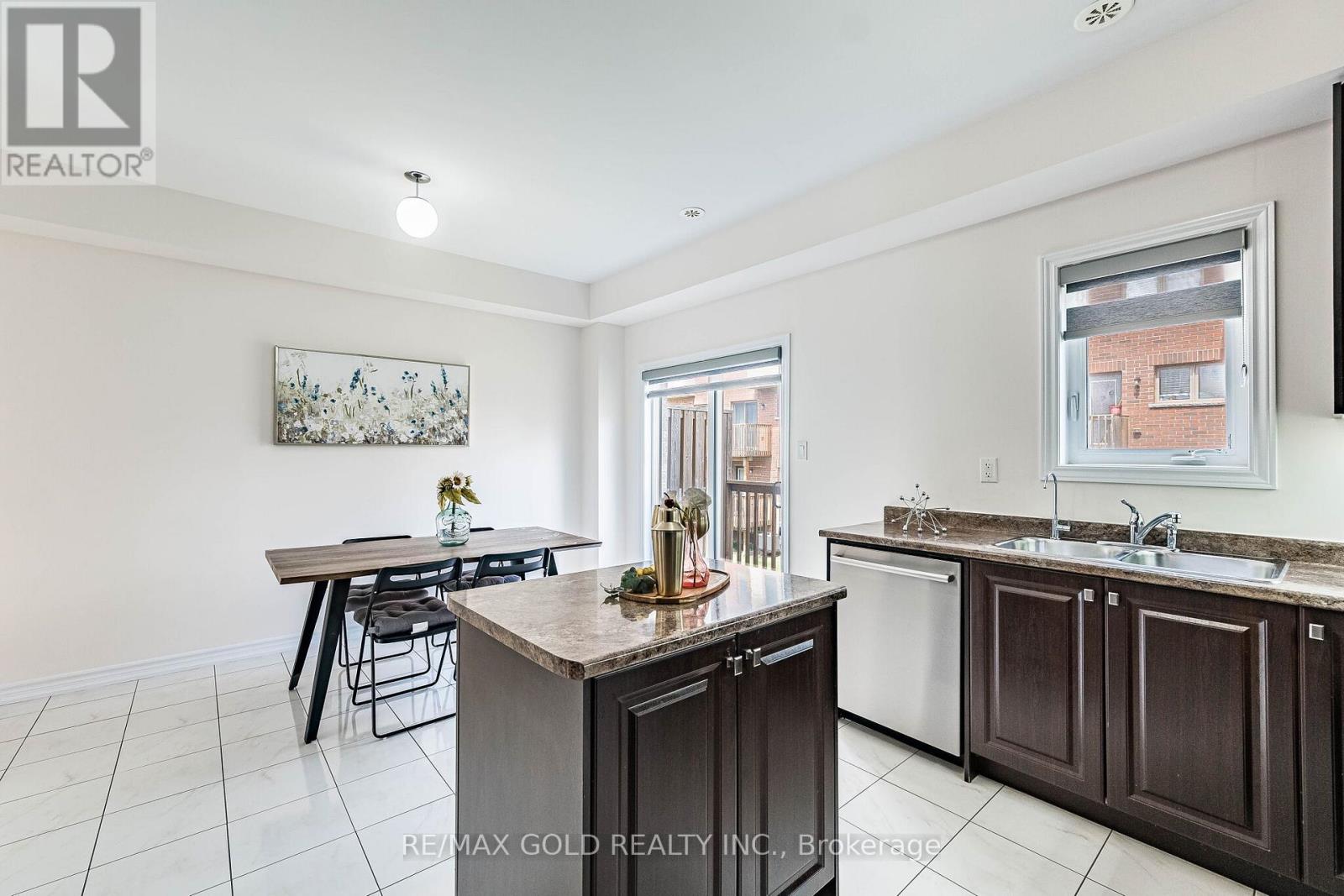 #151 6 PULBERRY CLOSE - 19