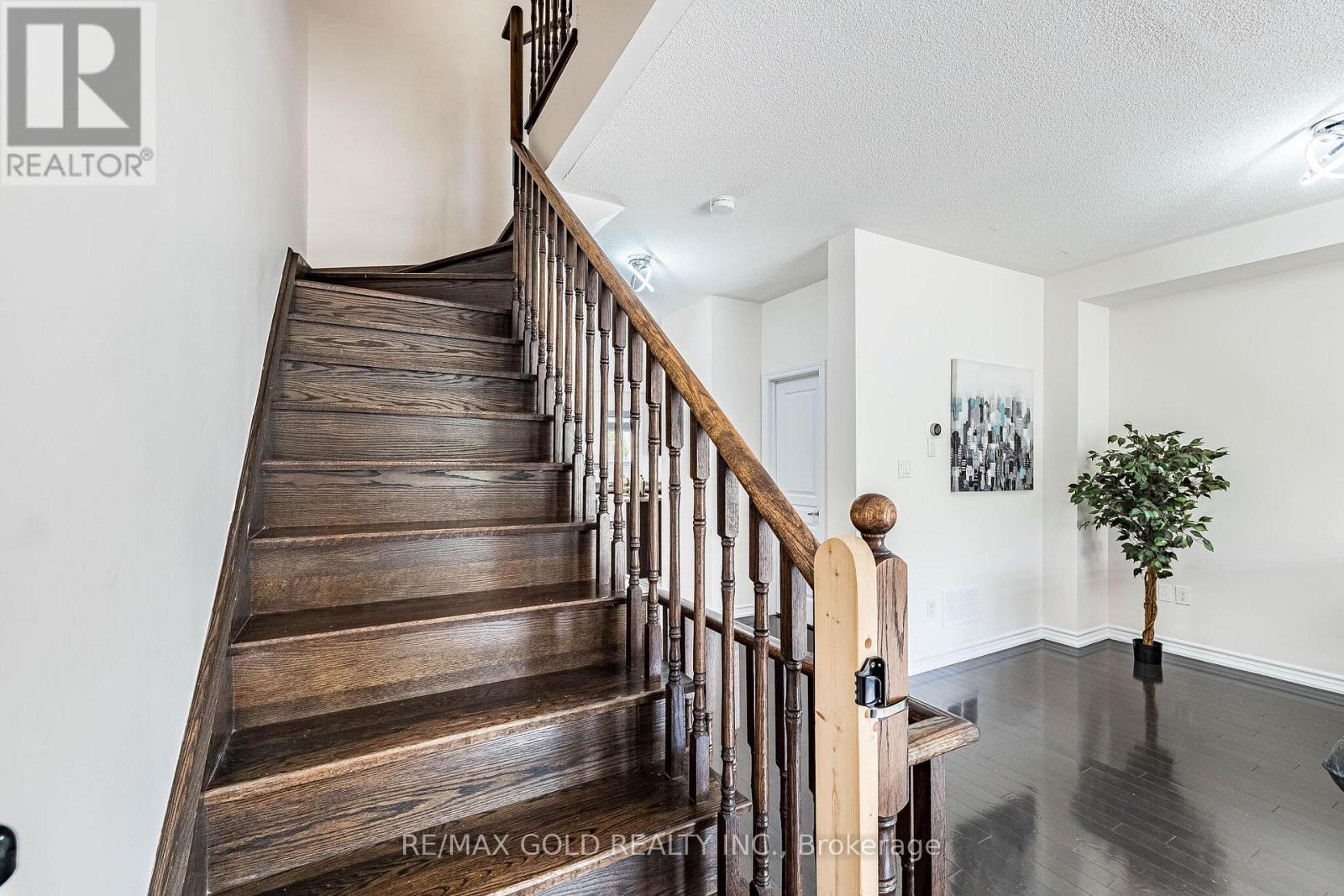 #151 6 PULBERRY CLOSE - 23