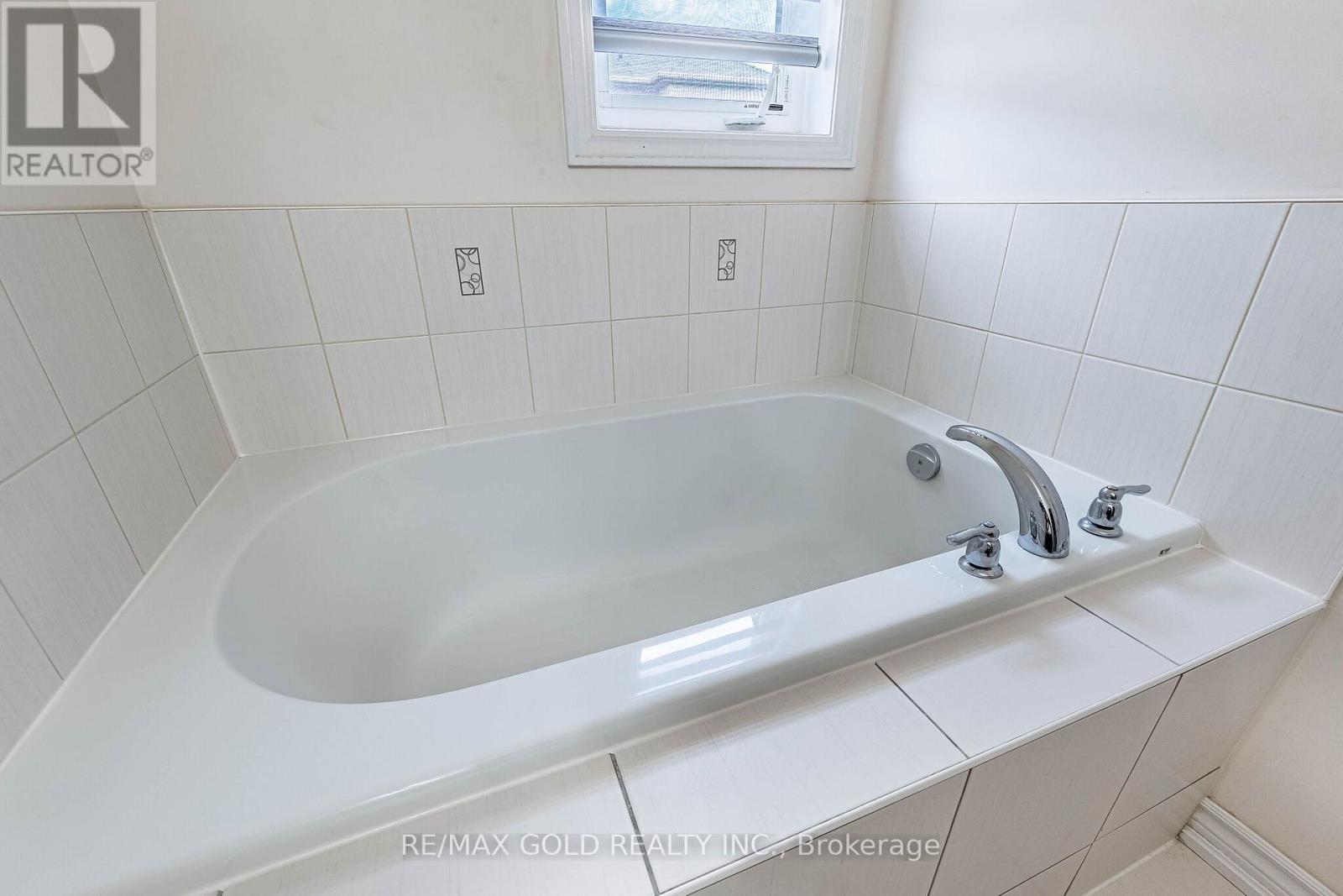 #151 6 PULBERRY CLOSE - 29