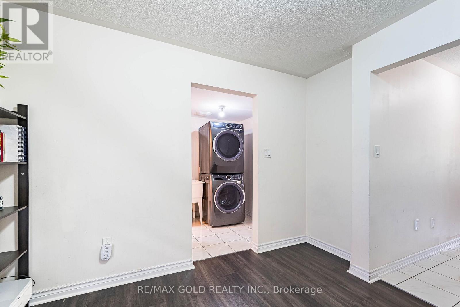 #151 6 PULBERRY CLOSE - 40