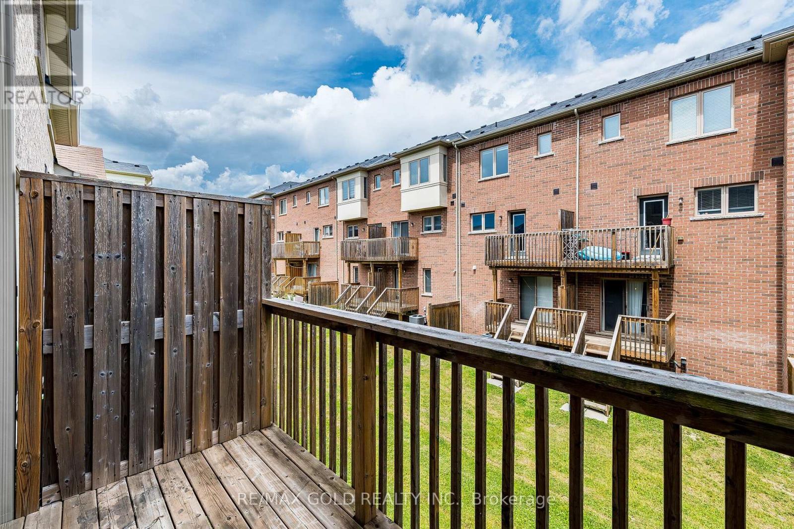 #151 6 PULBERRY CLOSE - 43