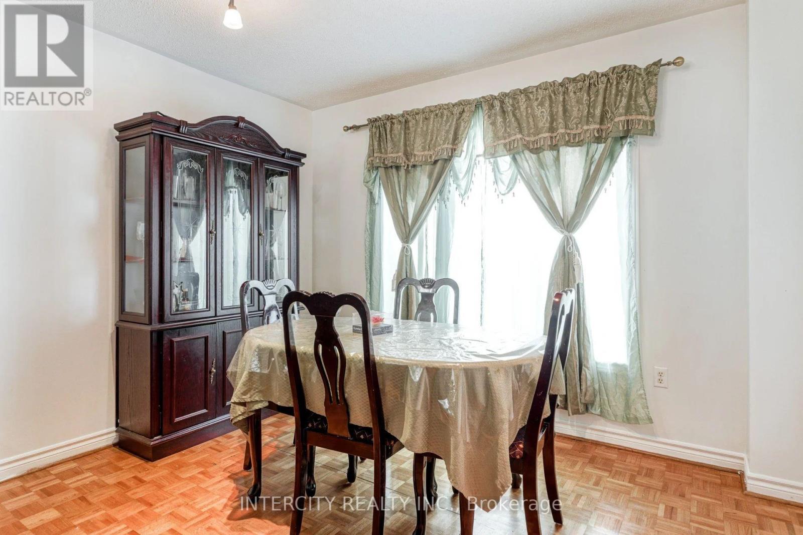 159 PRESSED BRICK DRIVE - 10