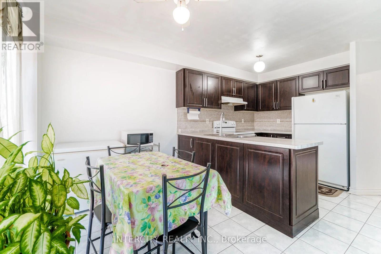 159 PRESSED BRICK DRIVE - 14