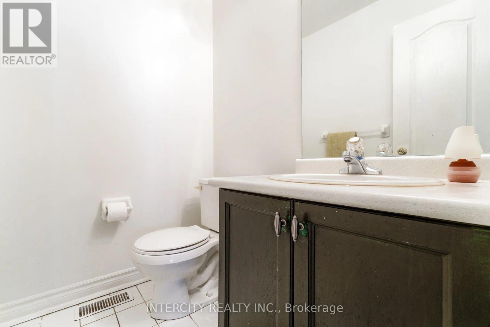 159 PRESSED BRICK DRIVE - 22