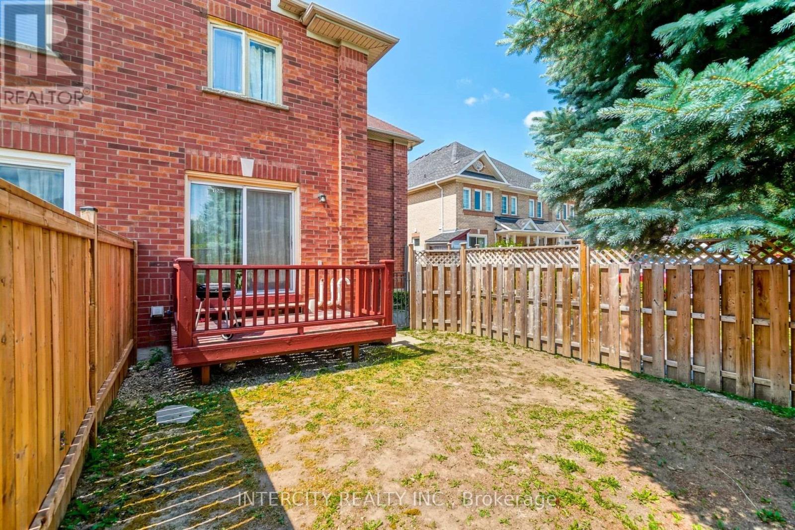159 PRESSED BRICK DRIVE - 33