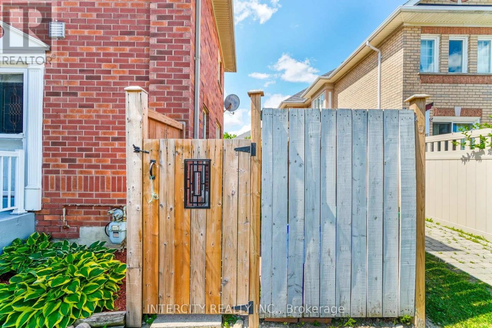 159 PRESSED BRICK DRIVE - 35
