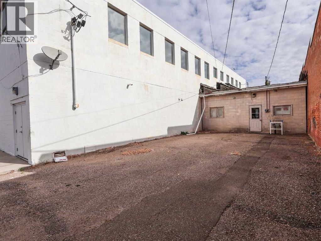 5010 50 Street — photo 34