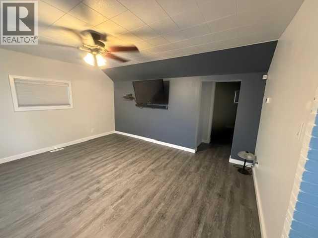 4816 53 Avenue — photo 7