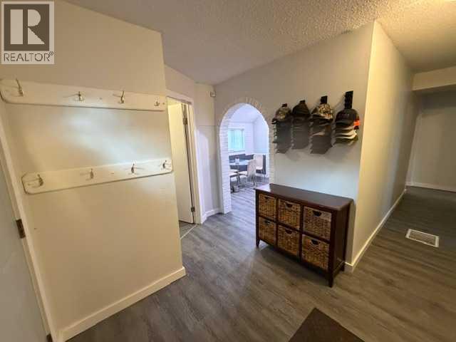 4816 53 Avenue — photo 12
