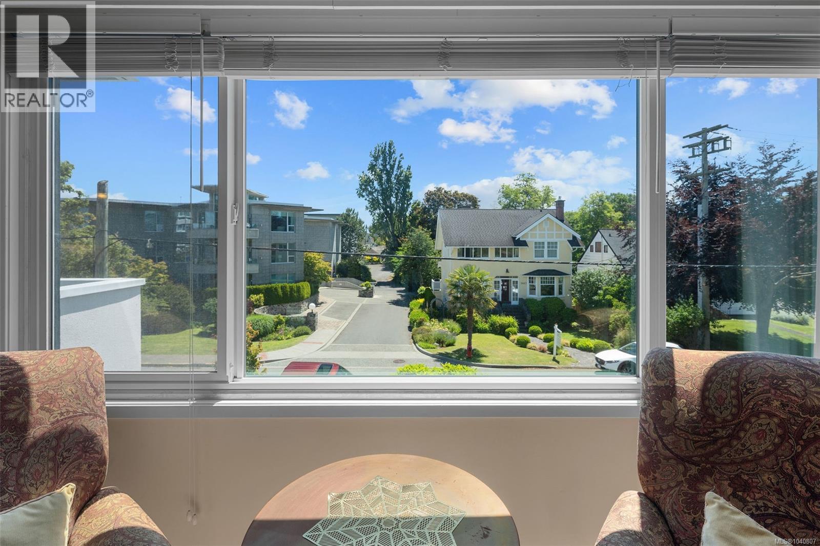 201 1312 Beach Drive, Oak Bay