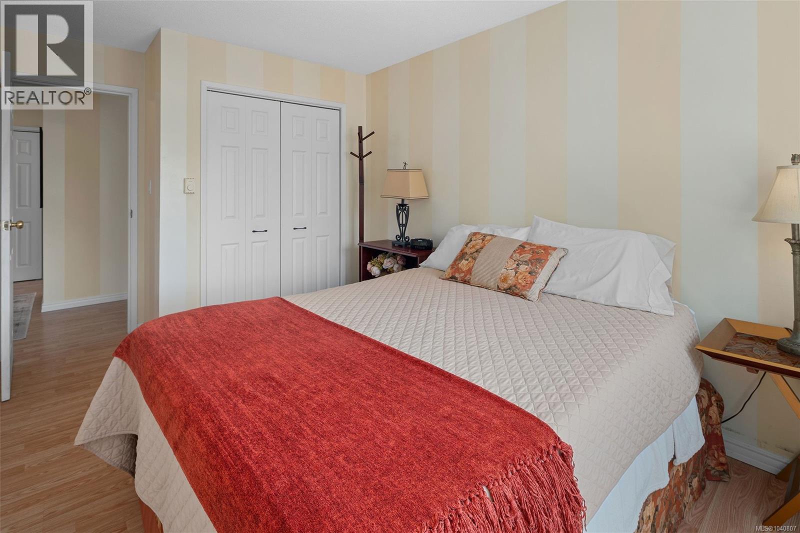 201 1312 Beach Drive, Oak Bay