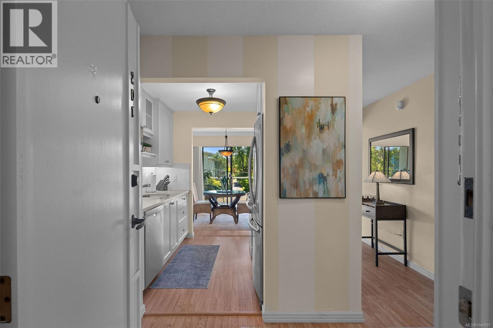 201 1312 Beach Drive, Oak Bay