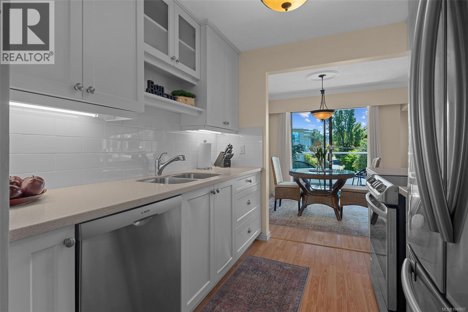 201 1312 Beach Drive, Oak Bay