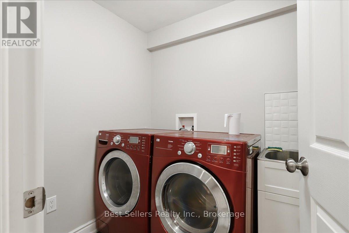 56 Florence Street West, Huntsville, ON photo 27