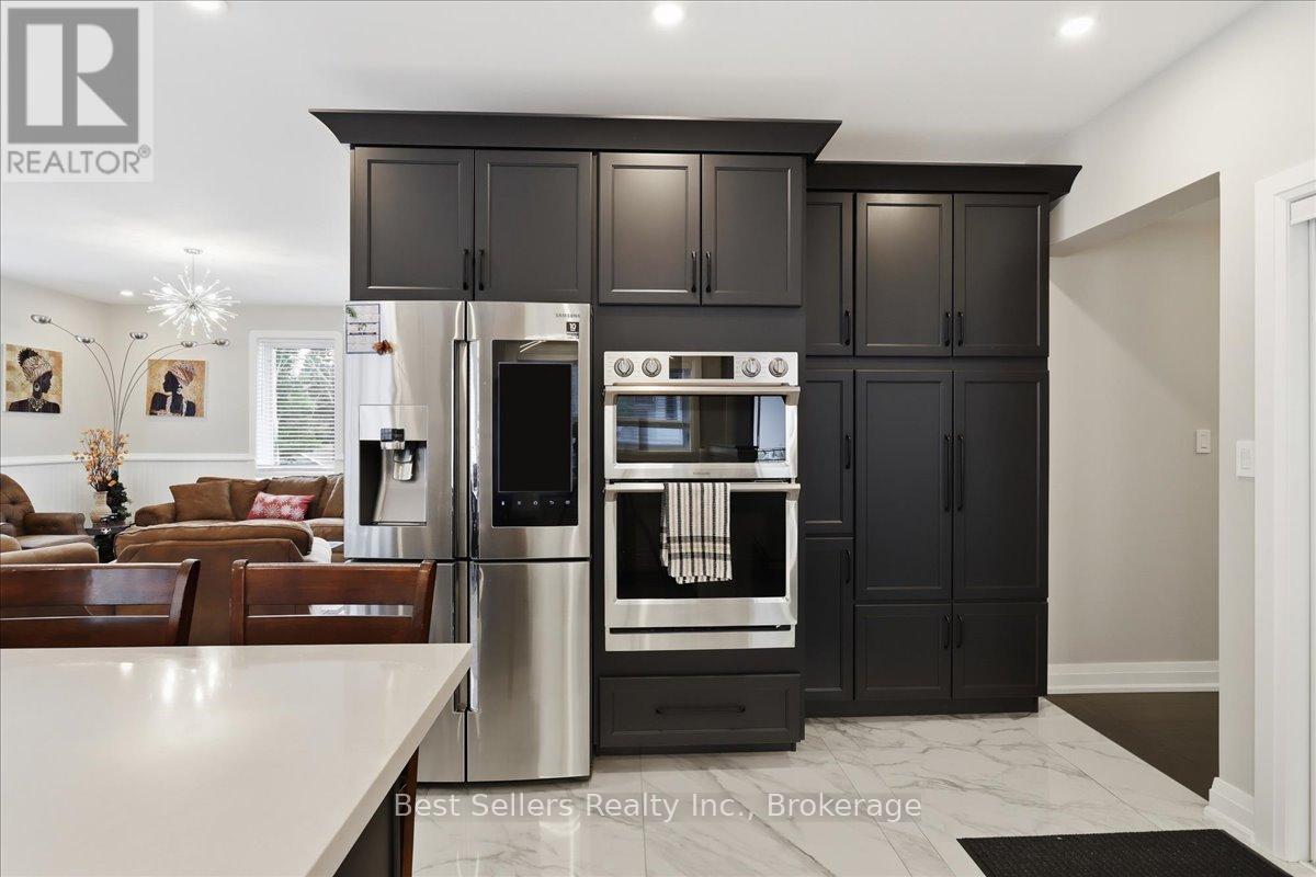 56 Florence Street West, Huntsville, ON photo 7