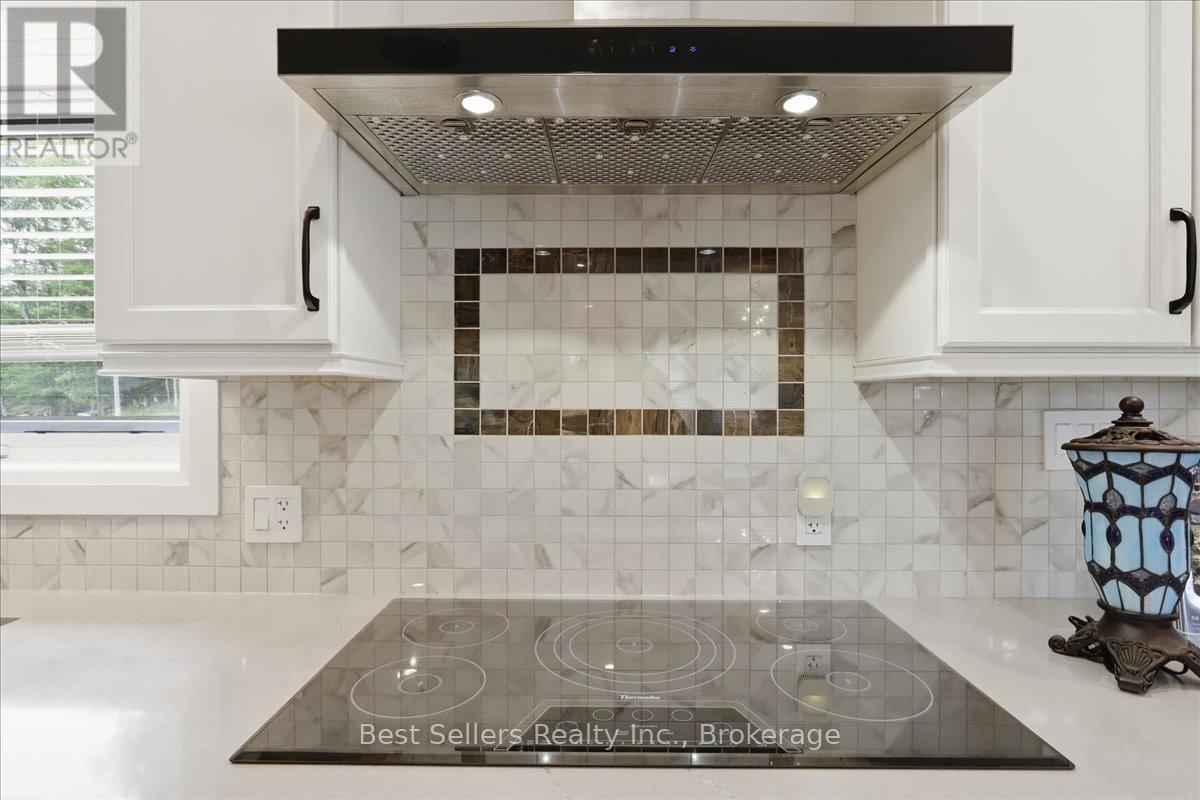56 Florence Street West, Huntsville, ON photo 9