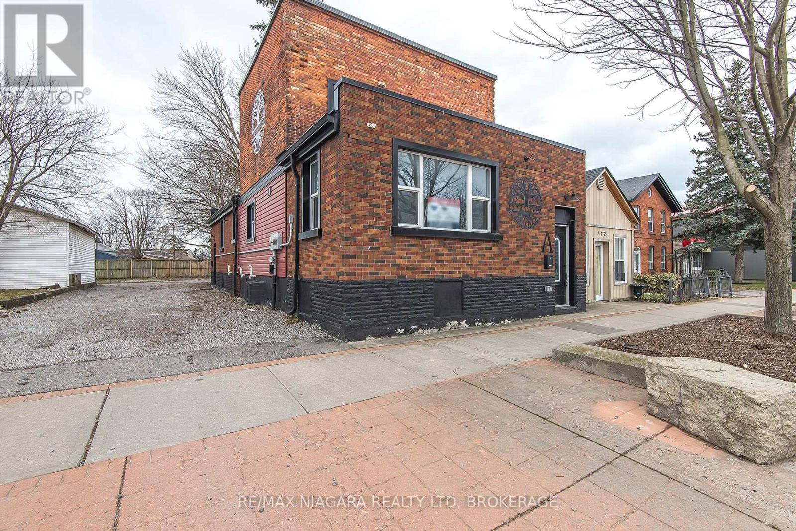 120 MAIN STREET W - 3