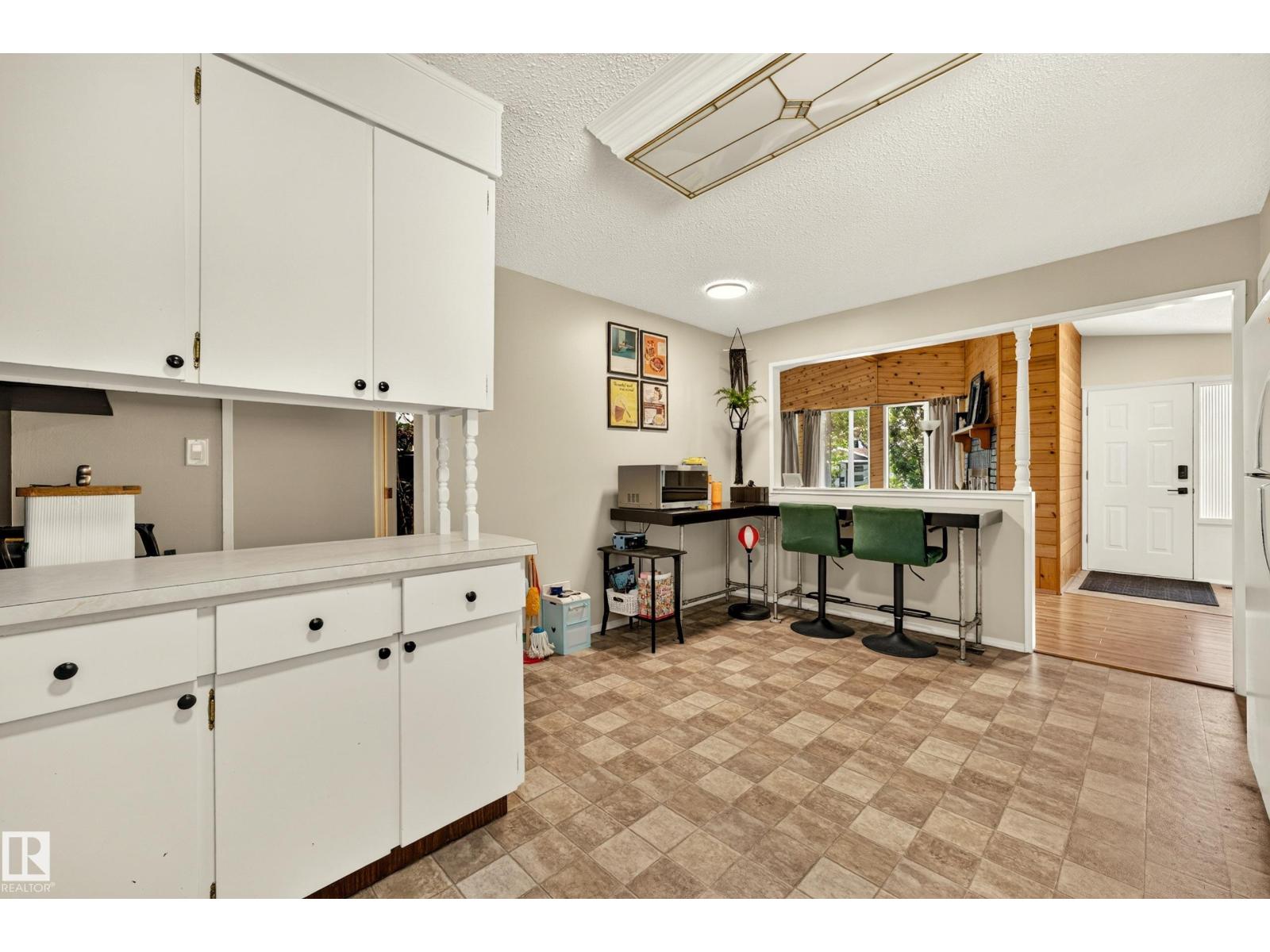 24 ADDISON CR — photo 13