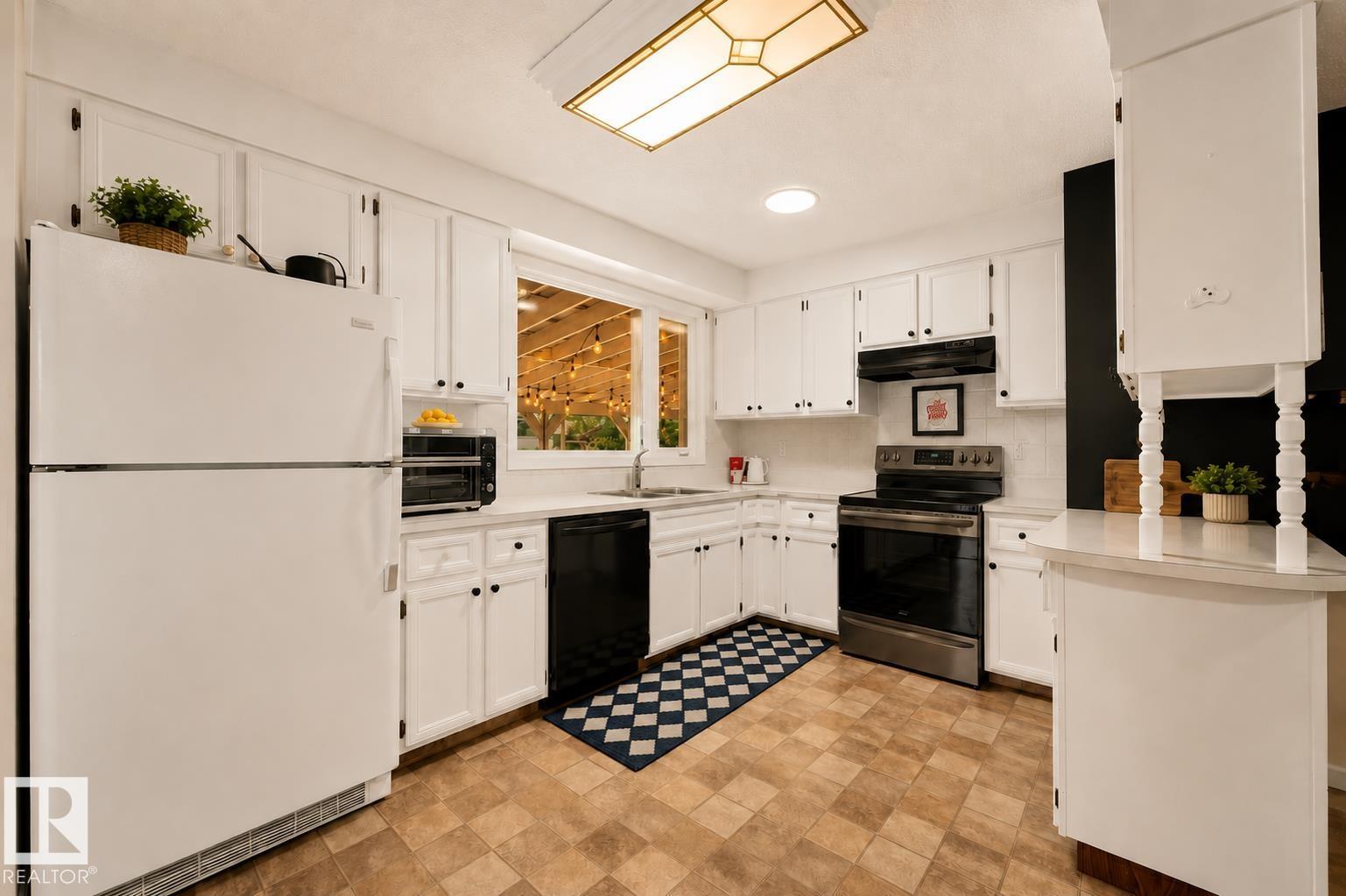 24 ADDISON CR — photo 14