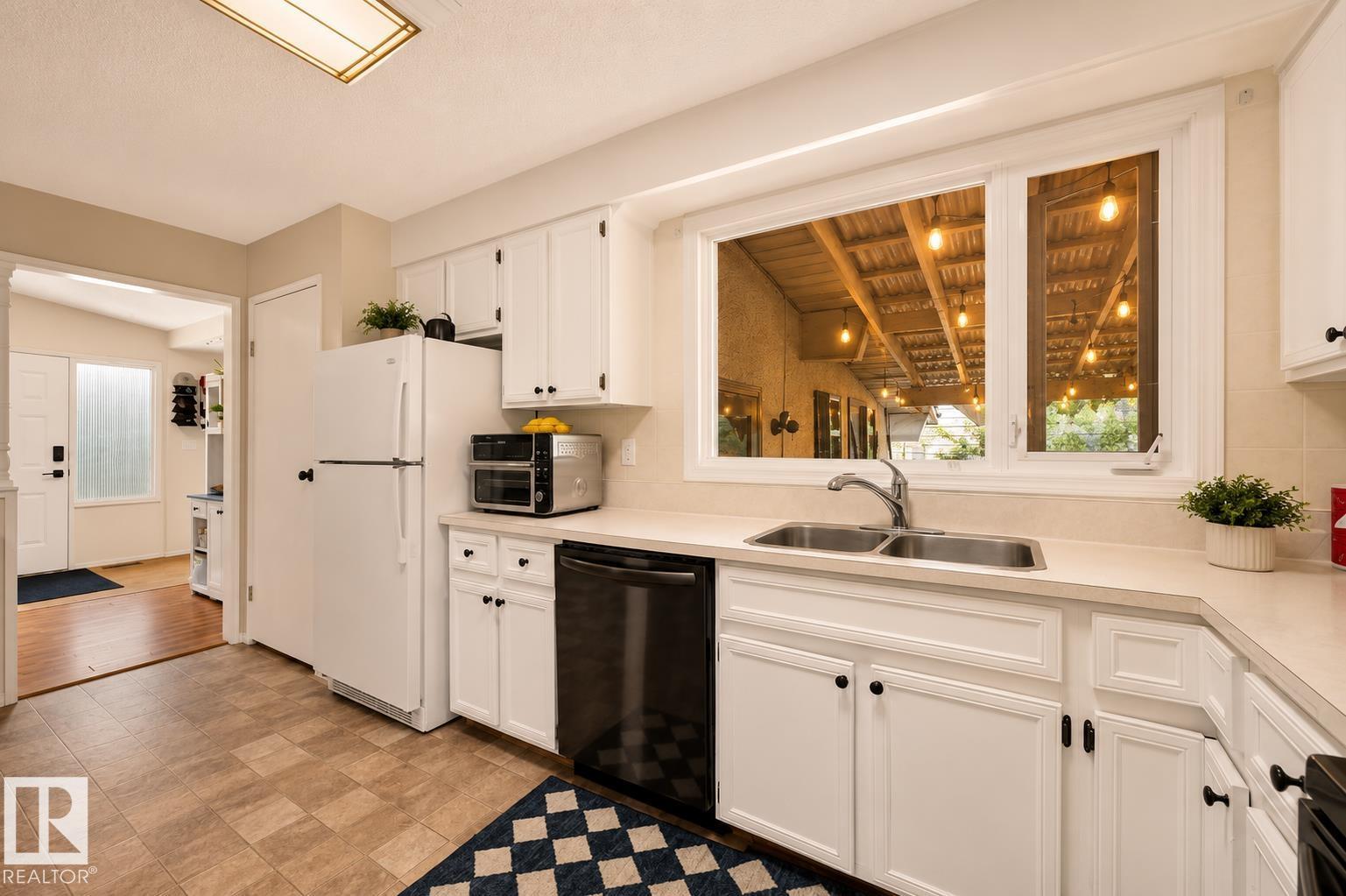 24 ADDISON CR — photo 16