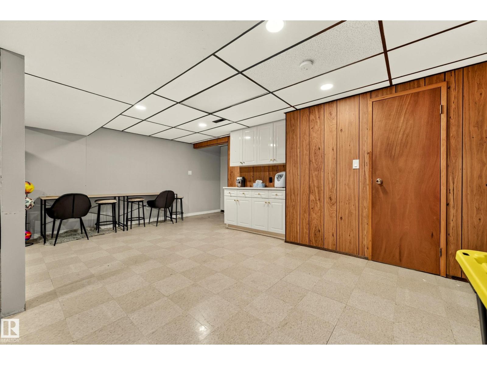 24 ADDISON CR — photo 36