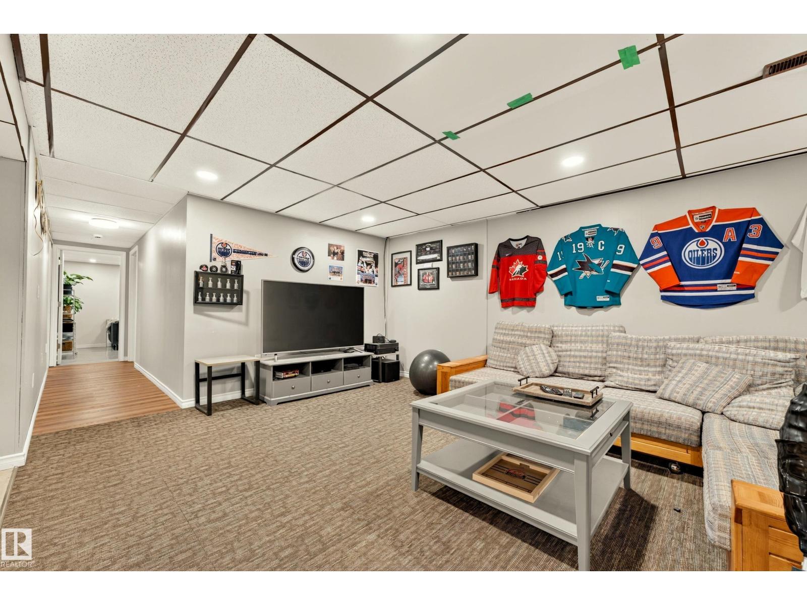 24 ADDISON CR — photo 39