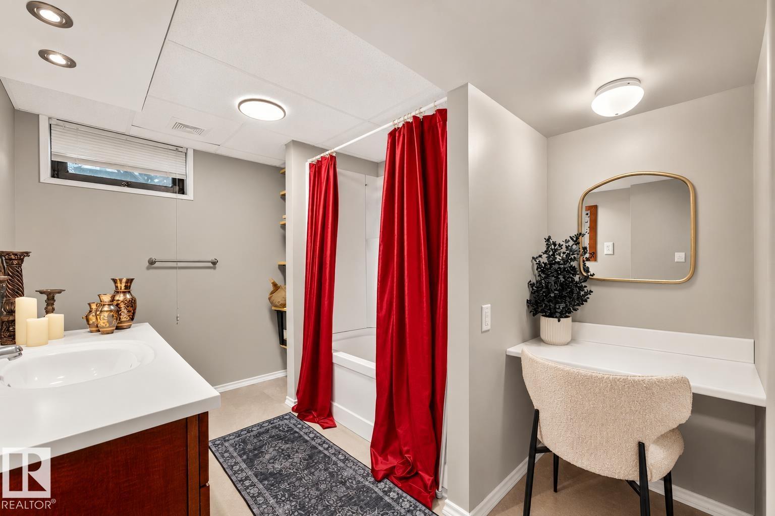 24 ADDISON CR — photo 45
