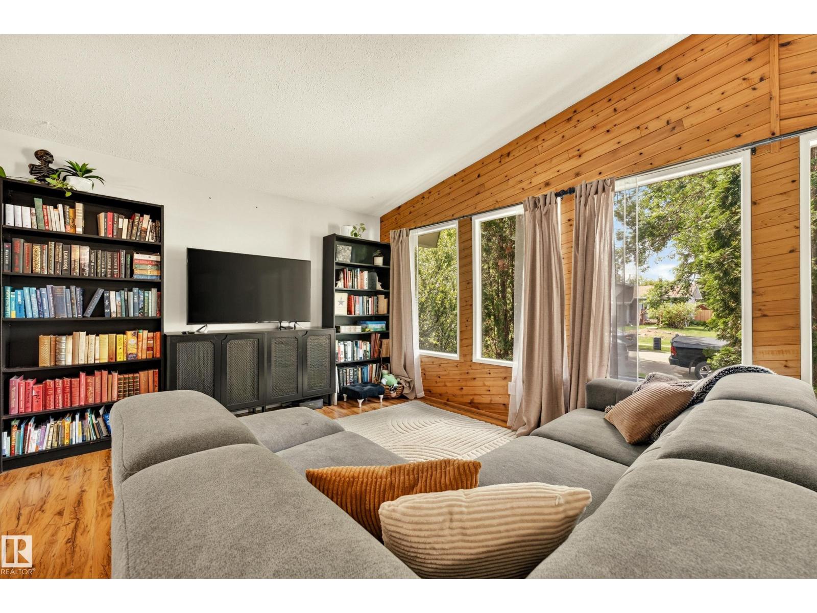 24 ADDISON CR — photo 7