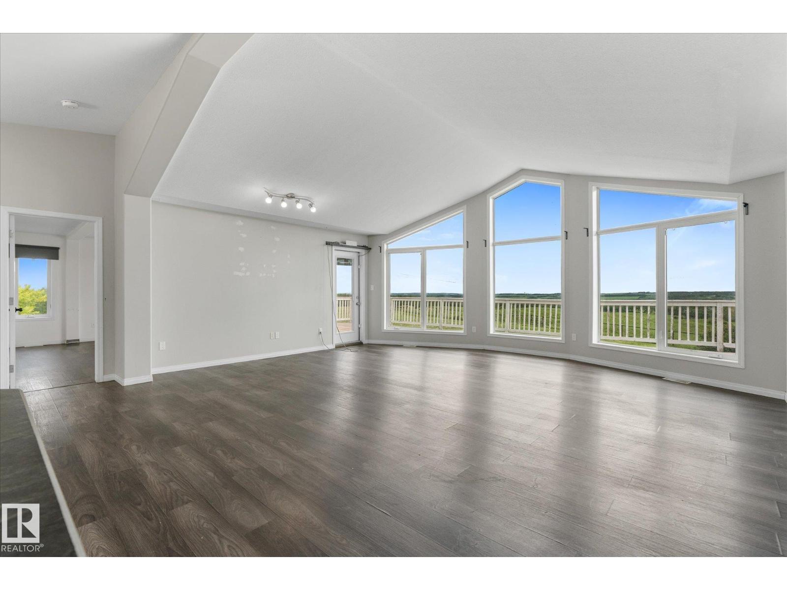 8223 TWP ROAD 590 - 8