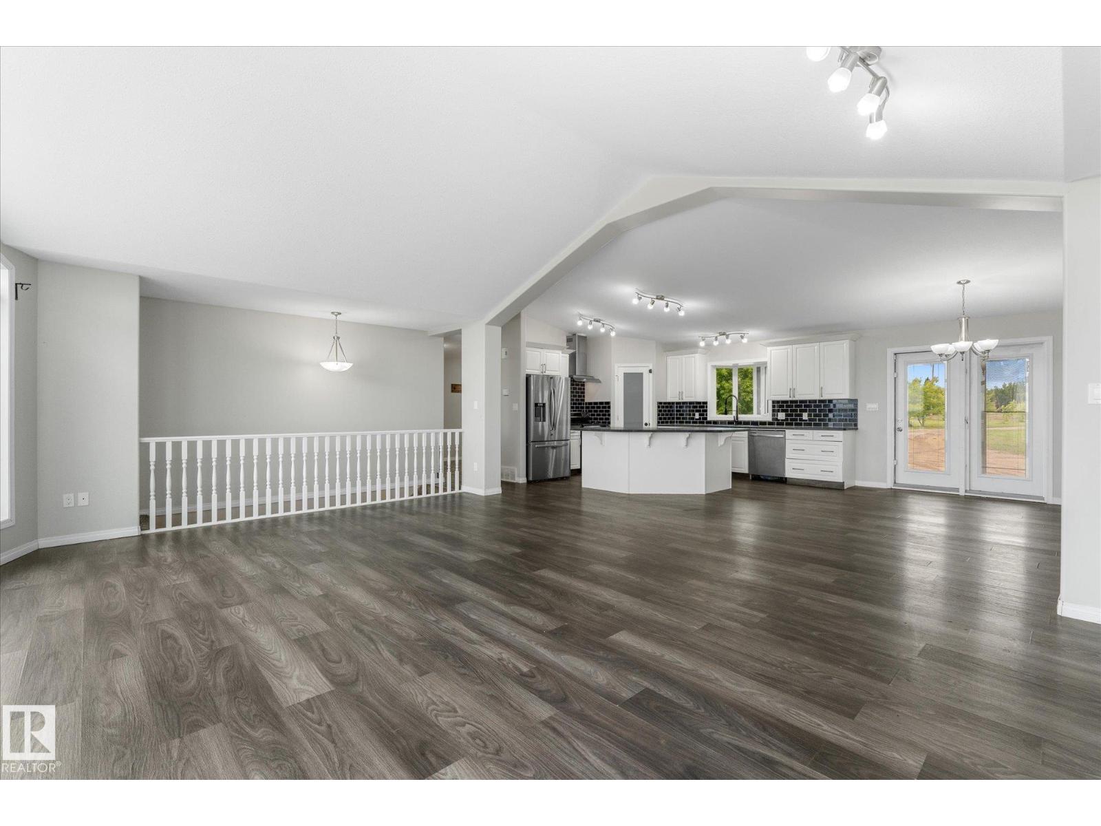 8223 TWP ROAD 590 - 10