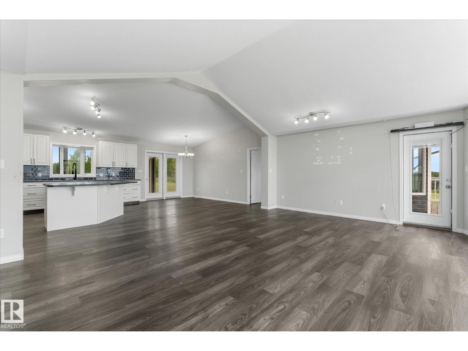 8223 TWP ROAD 590 - 11