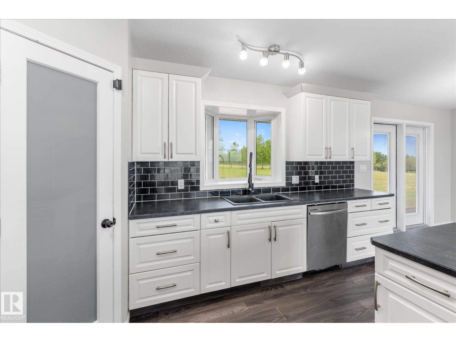 8223 TWP ROAD 590 - 18