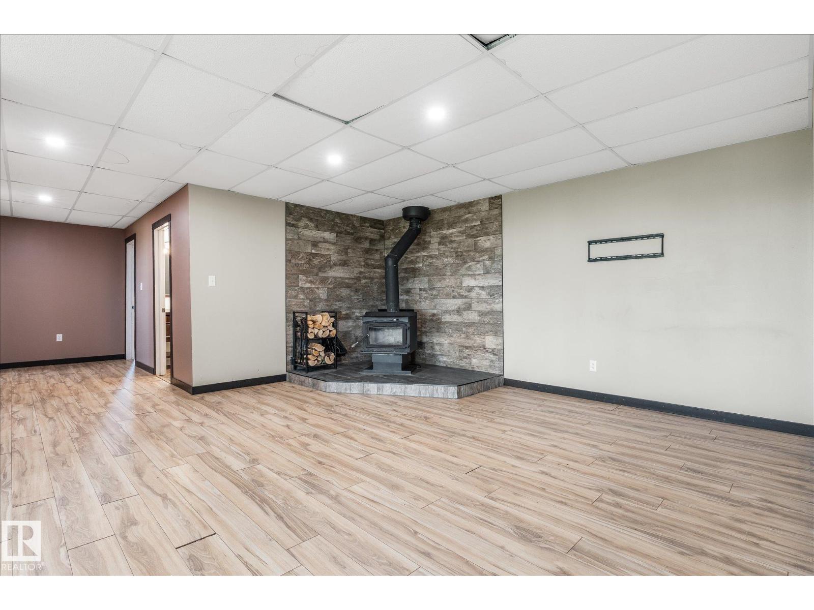 8223 TWP ROAD 590 - 43