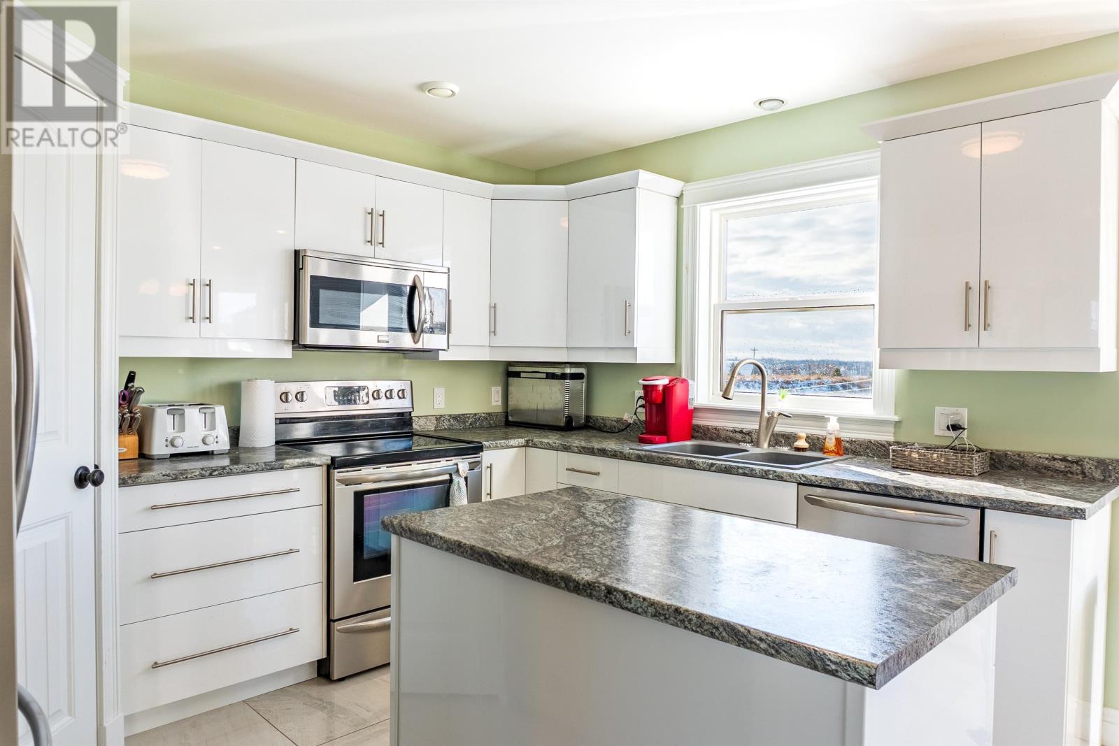 72 MUTCH Crescent - 2