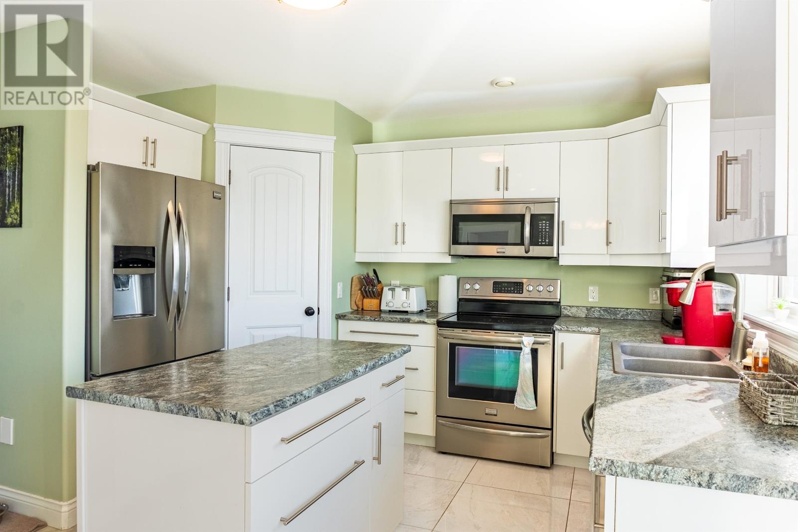 72 MUTCH Crescent - 3