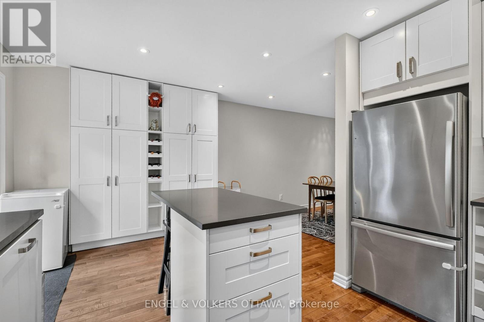 3 Bed, 2 Bath House for Sale in Ottawa – 258 CARILLON STREET, Ottawa – MLS# X13462788 - Image 11