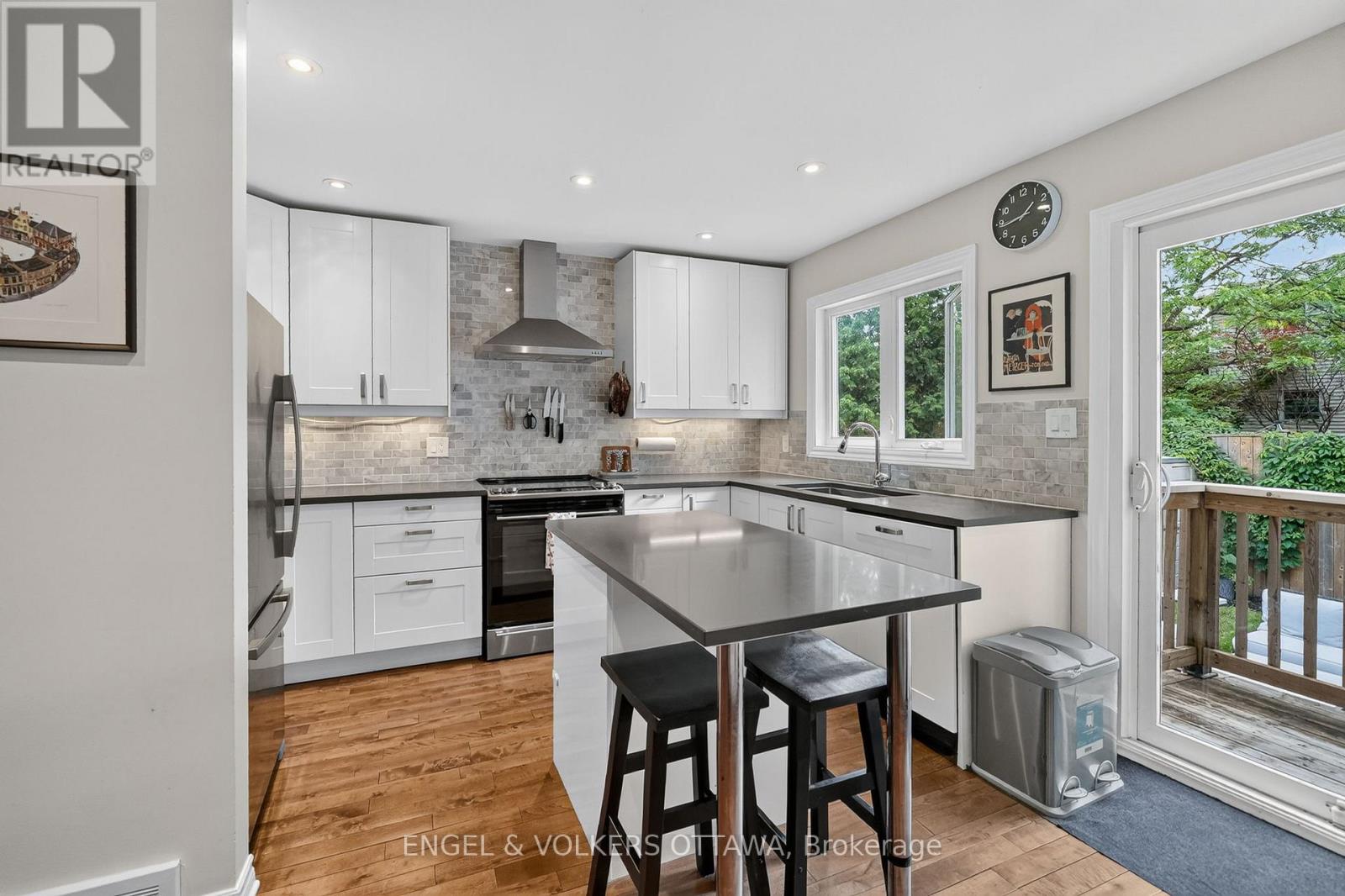 3 Bed, 2 Bath House for Sale in Ottawa – 258 CARILLON STREET, Ottawa – MLS# X13462788 - Image 6