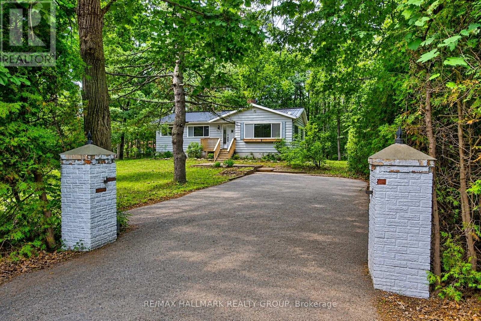671 BAYVIEW DRIVE - 1