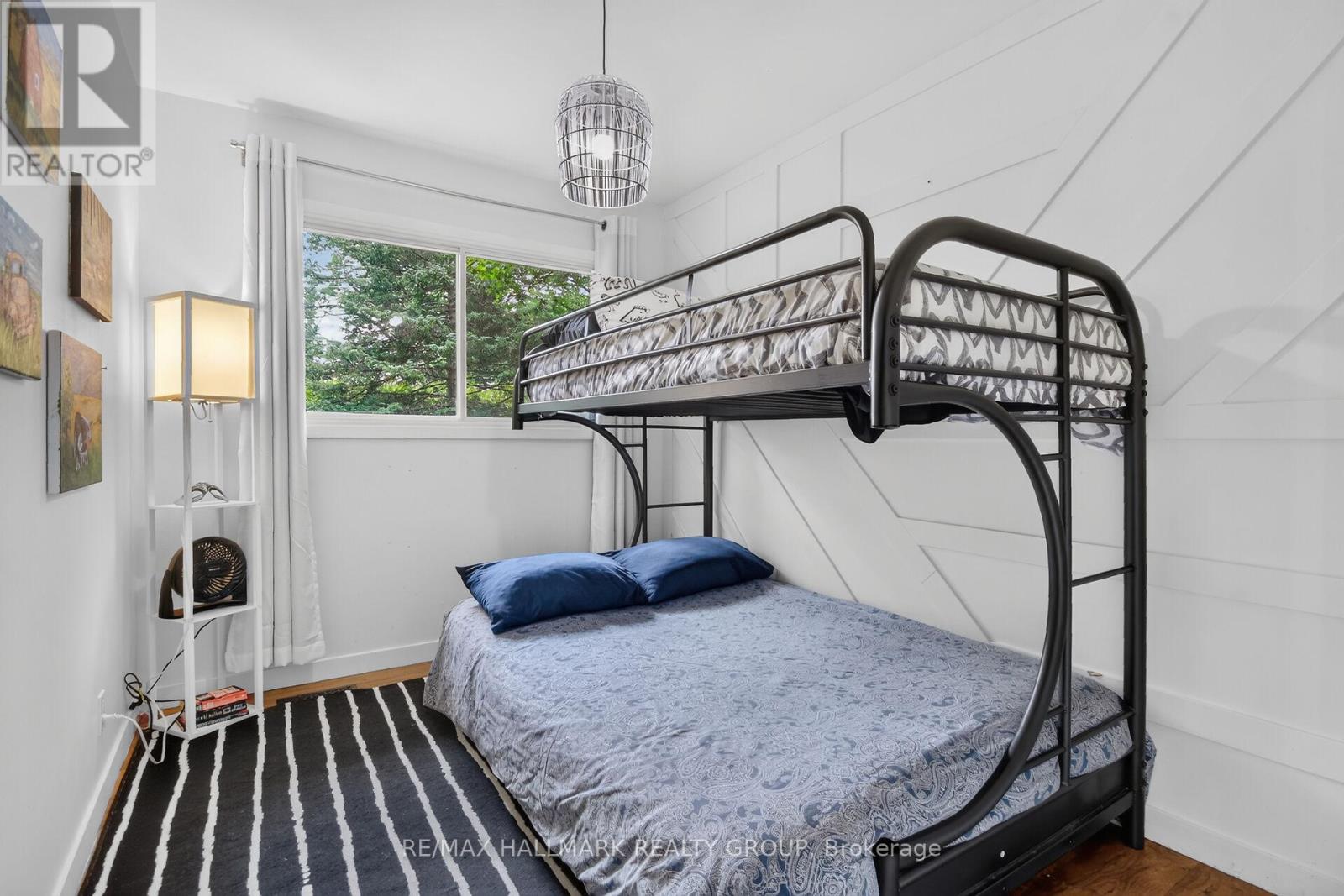 671 BAYVIEW DRIVE - 17
