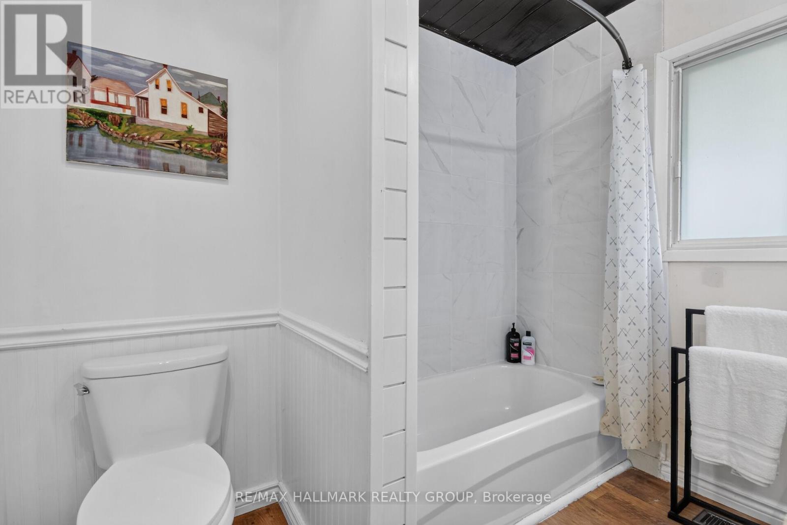 671 BAYVIEW DRIVE - 21
