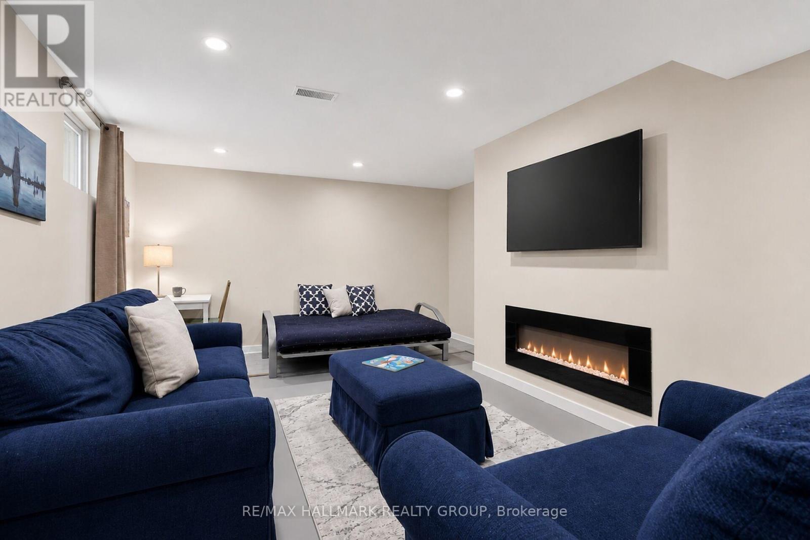 671 BAYVIEW DRIVE - 25