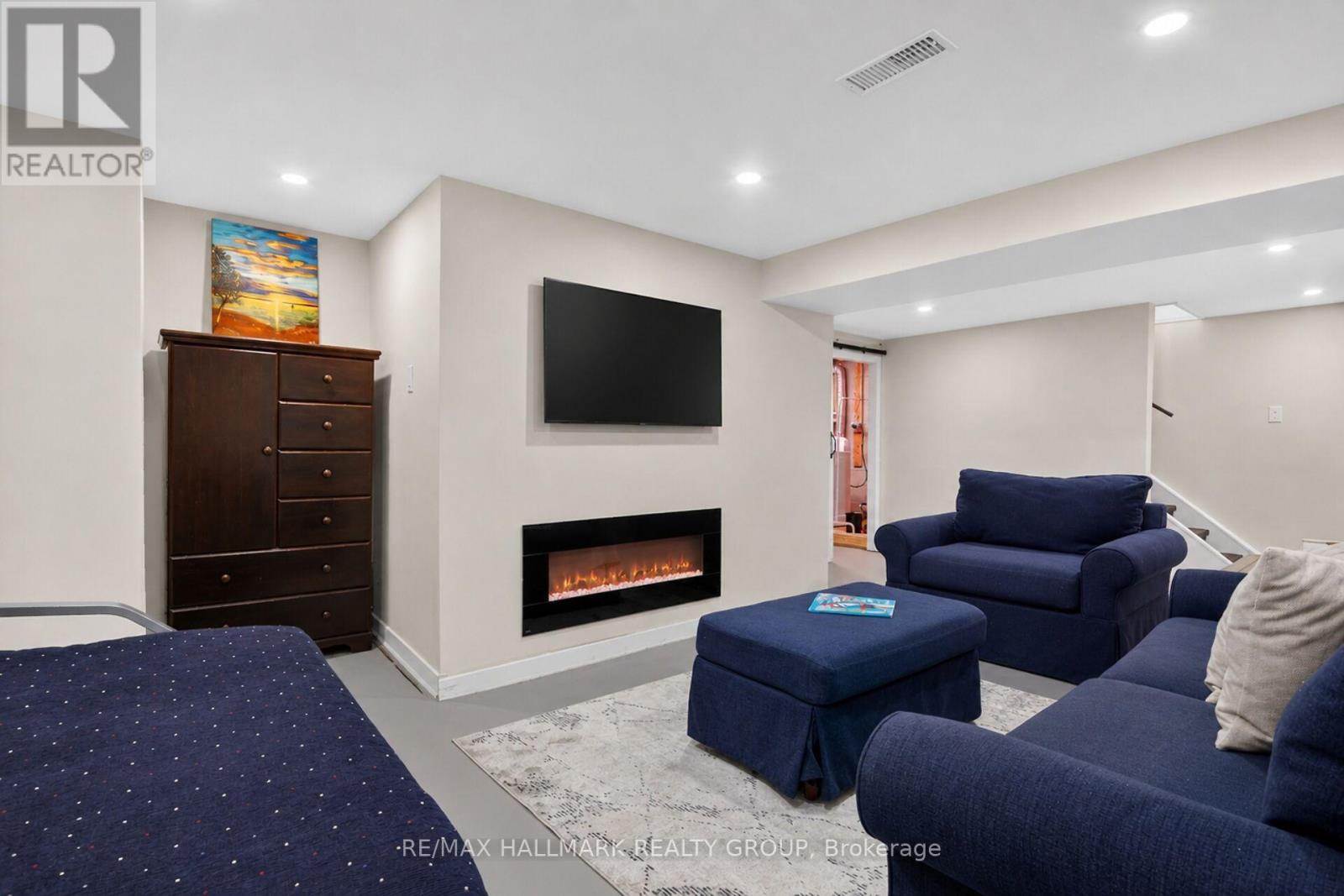 671 BAYVIEW DRIVE - 26