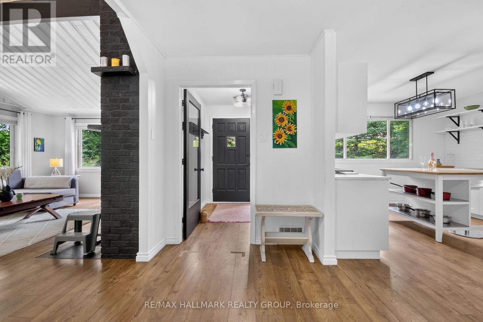 671 BAYVIEW DRIVE - 3