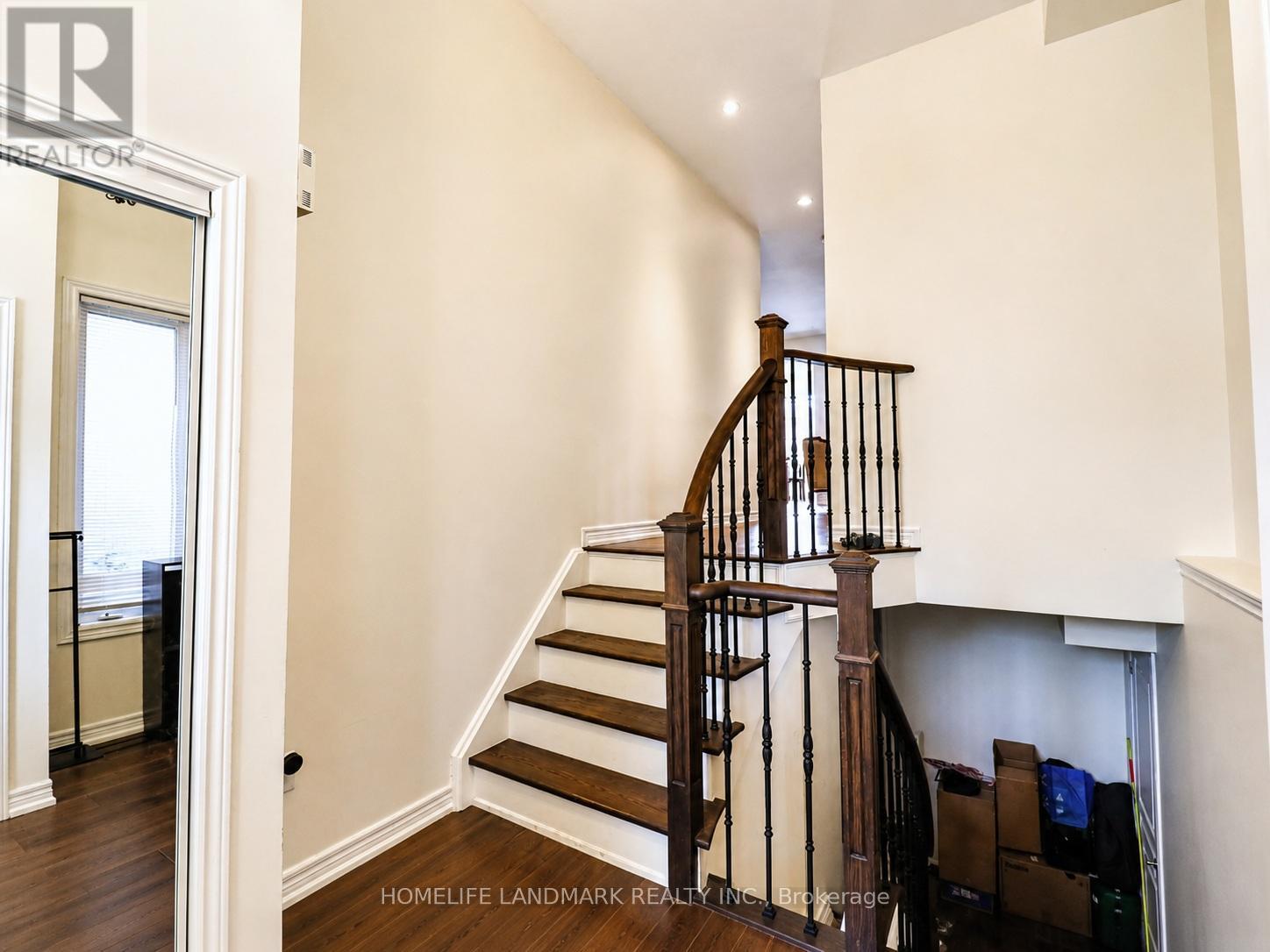 41 MANSARD DRIVE - 4