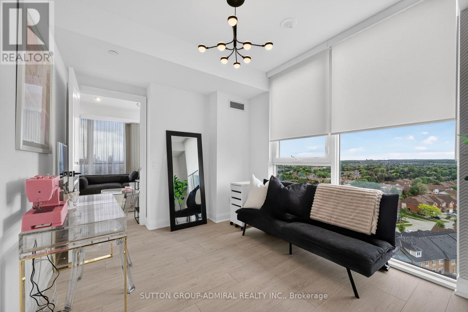 #1206W 10 GATINEAU DRIVE - 12