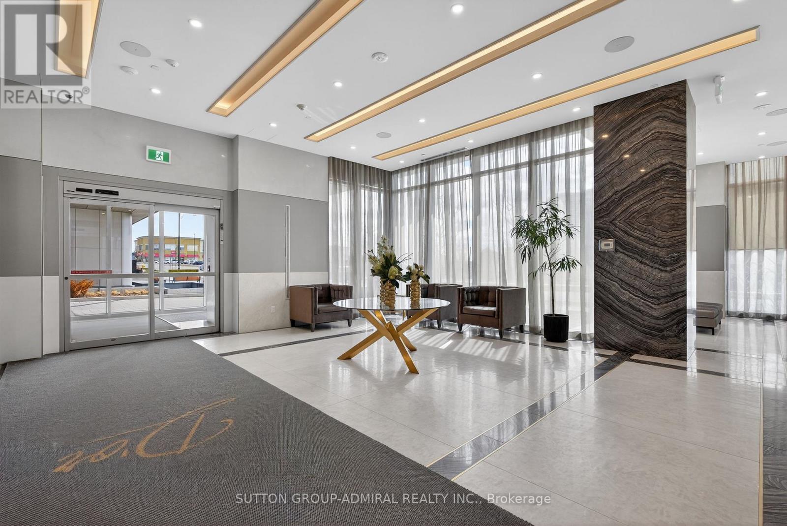 #1206W 10 GATINEAU DRIVE - 18