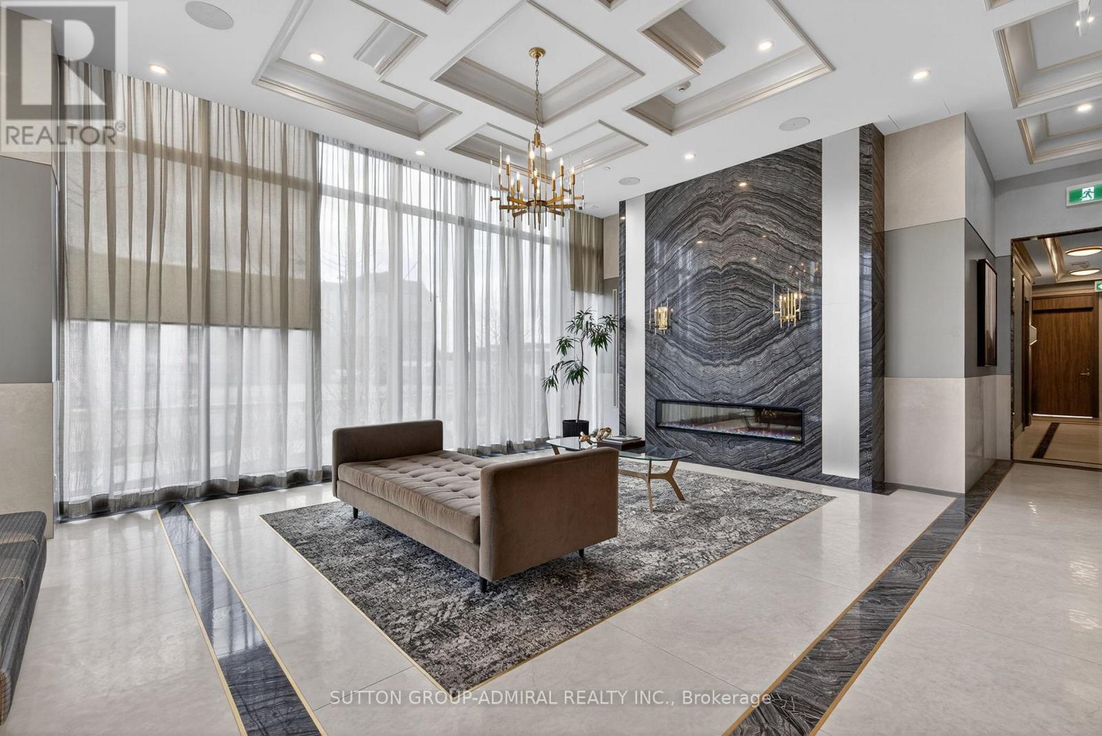 #1206W 10 GATINEAU DRIVE - 28
